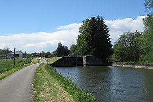 Staustufe des Rhein-Rhône-Kanals