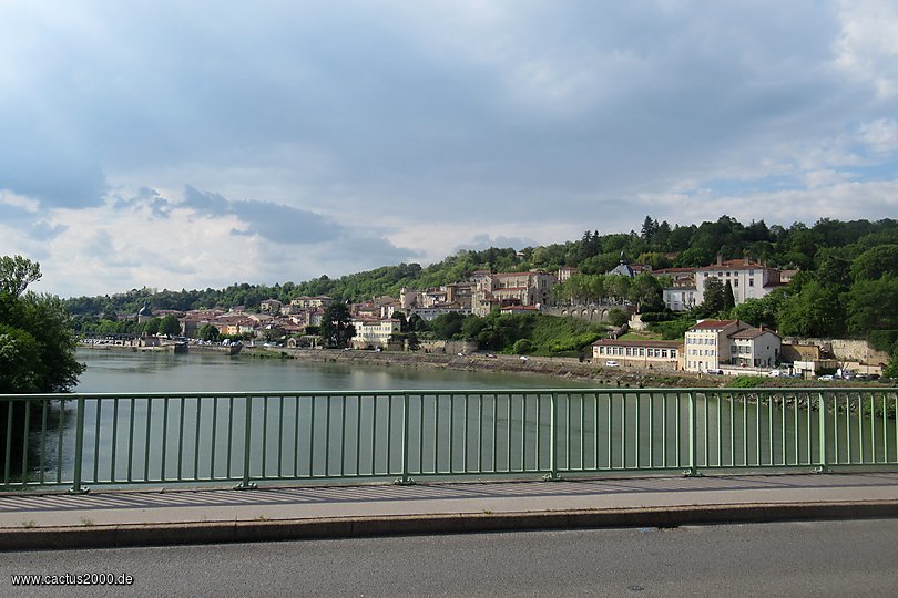 Saonebruecke in Trevoux