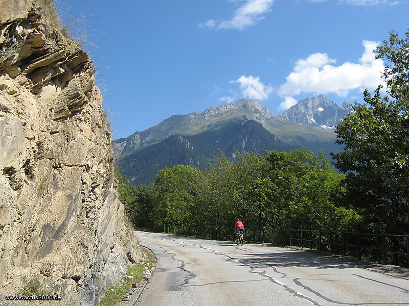 Straße oberhalb von Bozel